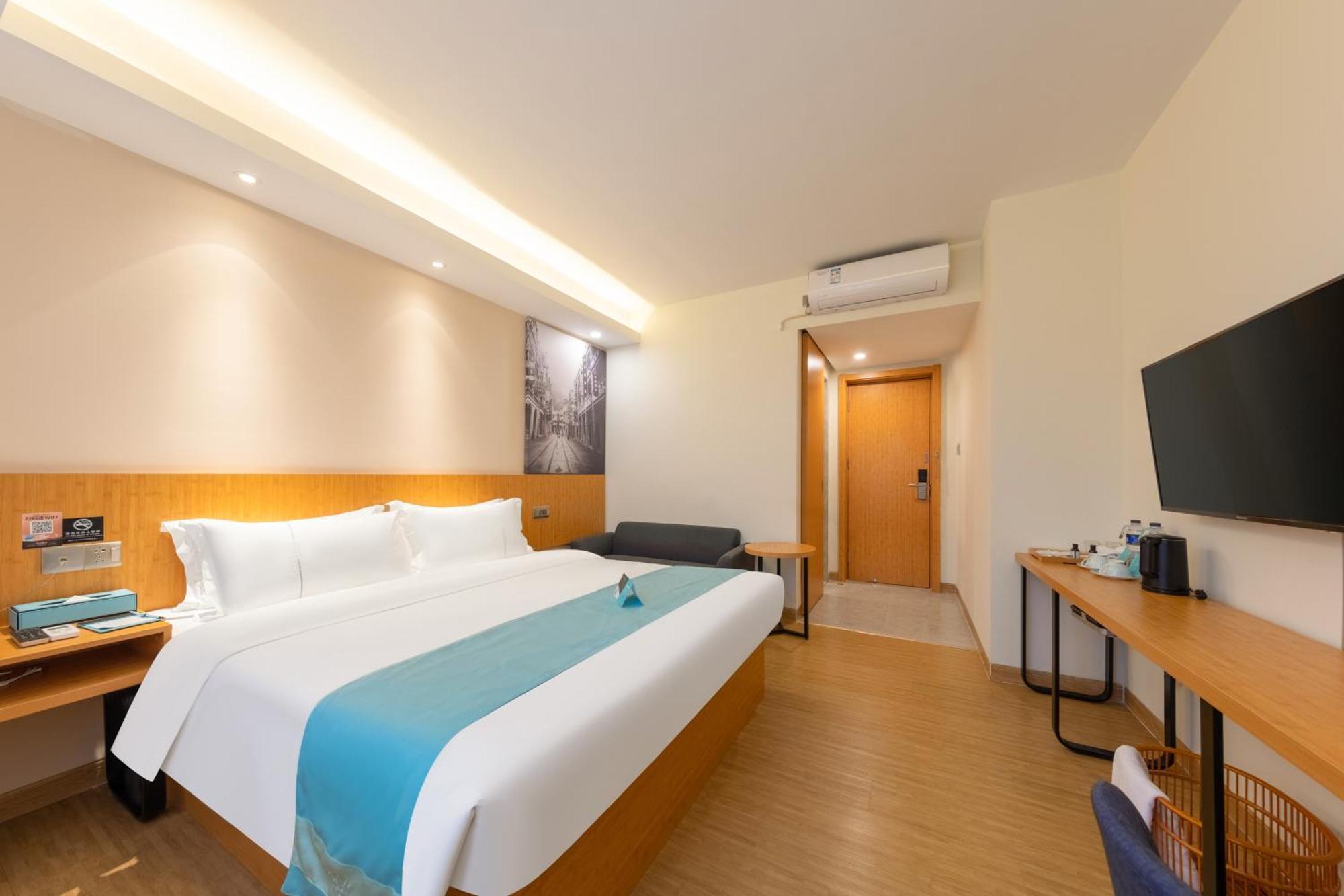 Xana Lite Hotel - Guangzhou Fangcun Huadiwan Metro Station Exterior photo