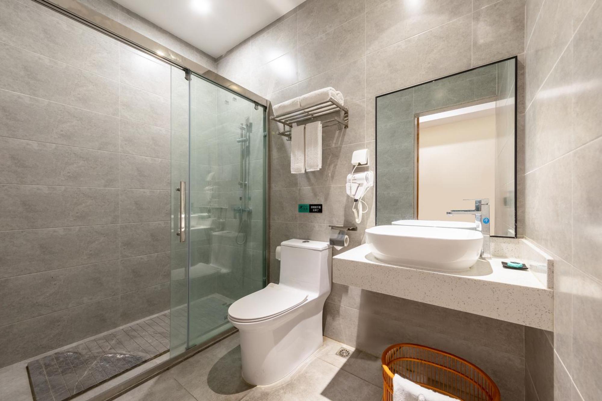 Xana Lite Hotel - Guangzhou Fangcun Huadiwan Metro Station Exterior photo